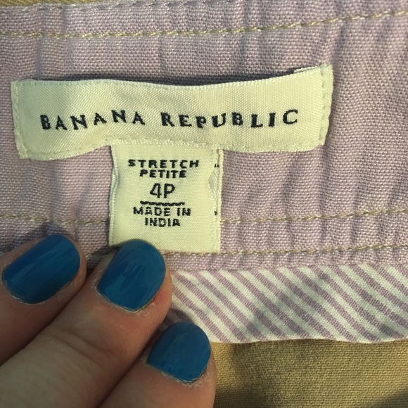 ✨HOST PICK✨ Banana Republic khaki miniskirt - Picture 7 of 9